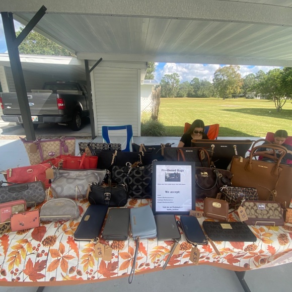 Meet your Posher, Melissa - Picture 5 of 5